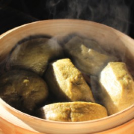 Chinese Matcha Steamed Buns (Mantou)